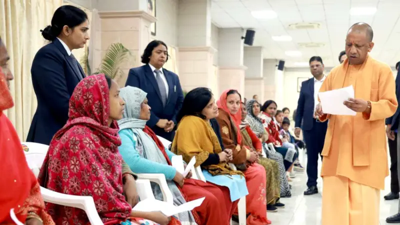 Mission Shakti 5.0: यूपी में महिलाओं की सुरक्षा को लेकर बड़ा अभियान, गांव-गांव पहुंचेगी मोबाइल वैन, हेल्पलाइन और योजनाओं की जानकारी