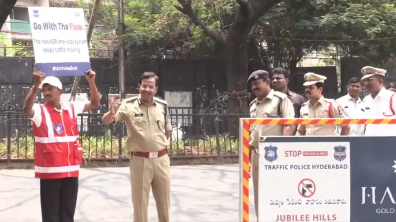 Hyderabad Traffic Police conduct one way traffic trial around KBR Park