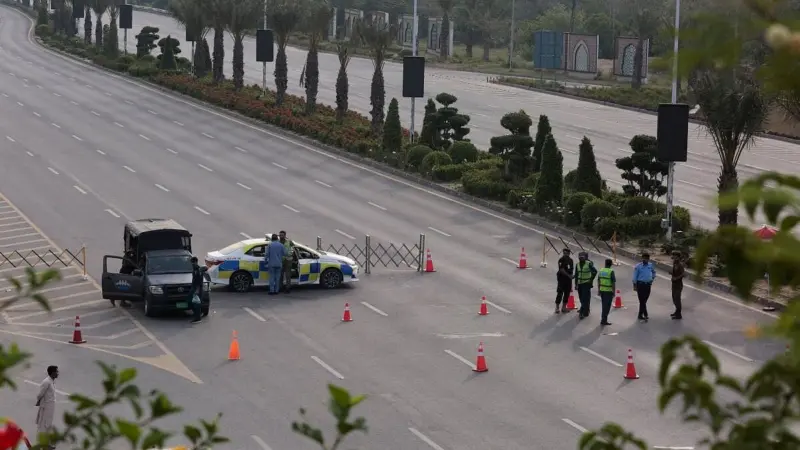 Islamabad remains shut for heavy traffic amid uncertainty over US-Iran talks
