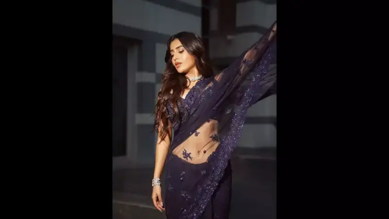 Rashi Singh turns heads with glamorous saree look