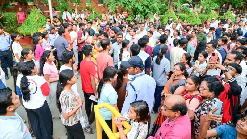 NEET UG 2026 Exam Today: नीट यूजी परीक्षा आज, ड्रेस कोड से रिपोर्टिंग तक; रट लें NTA के सख्त गाइडलाइंस