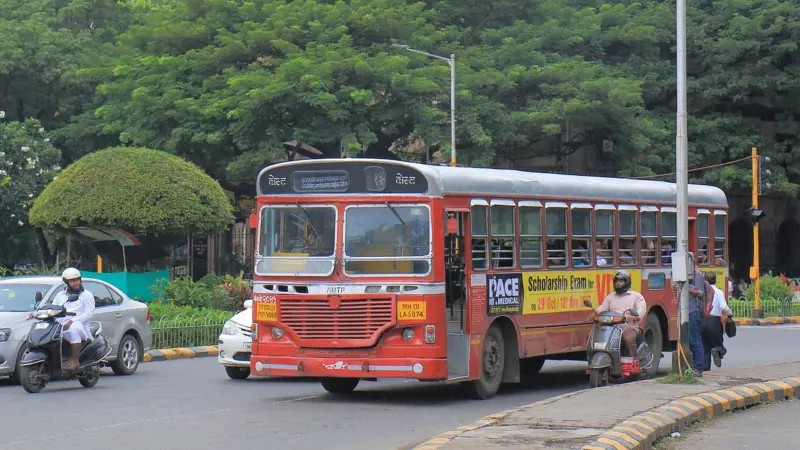 Bus climbs divider in Mumbai as driver applies brakes to avoid hitting car