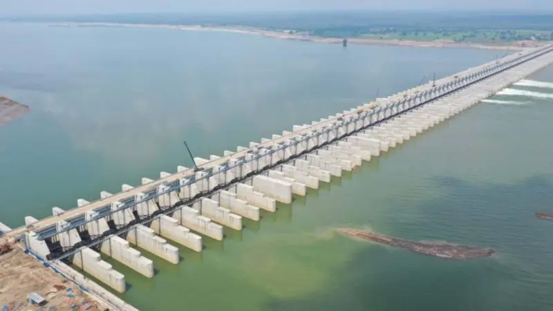 HC stays action on Kaleshwaram report against Ex CS Joshi