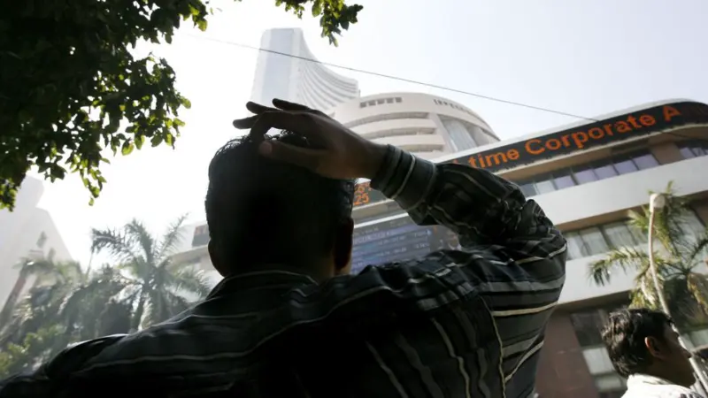 Stock market today: Gift Nifty hints weak start; US-Iran war, US Fed rate to oil, gold rates - 8 stocks to buy or sell
