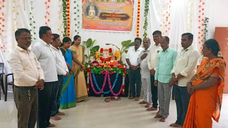Gudibande News: ಮಹಾವೀರರ ಆದರ್ಶಗಳು, ಅಹಿಂಸಾ ಮಾರ್ಗ ಪಾಲಿಸೋಣ: ಗುಂಪು ಮರದ ಆನಂದ್