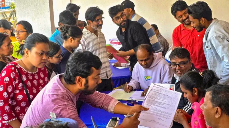 মেসেজ পেলেও অ্যাকাউন্টে ঢোকেনি 'যুবসাথী'র টাকা? কেন পেমেন্ট ফেল হচ্ছে? কারণ কী?
