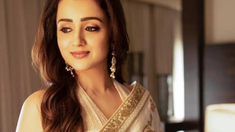 எனக்கு 2 வயதில் 4 குழந்தைகள். உங்க கற்பனை முடிஞ்சதா? - வதந்திக்கு மரண பங்கம் செய்த திரிஷா!