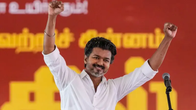 கோலிவுட் முதல் பாலிவுட் வரை. தளபதி விஜய்கு வாழ்த்து தெரிவிக்கும் பிரபலங்கள்
