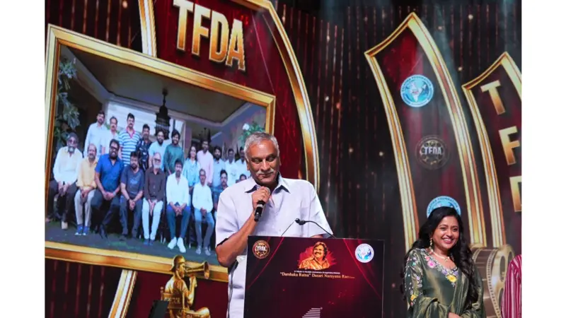తెలుగు ఫిల్మ్ డైరెక్టర్స్ అసోసియేషన్కి పదిహేను లక్షలు విరాళం ప్రకటించిన మోహన్ బాబు