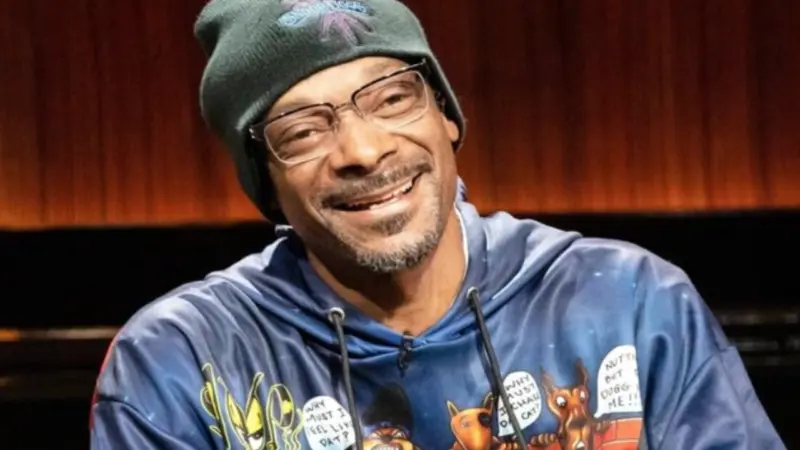 'I'm Not In The Middle Of It': Snoop Dogg Weighs In On Heated Beef Between Rap Moguls Drake And Kendrick Lamar