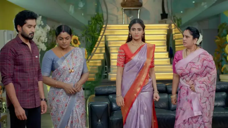 Karthika Deepam2  పెళ్లిచూపుల్లో జ్యోత్స్న రచ్చ దీప తాళిపై చేయి వేయడంతో గొడవ