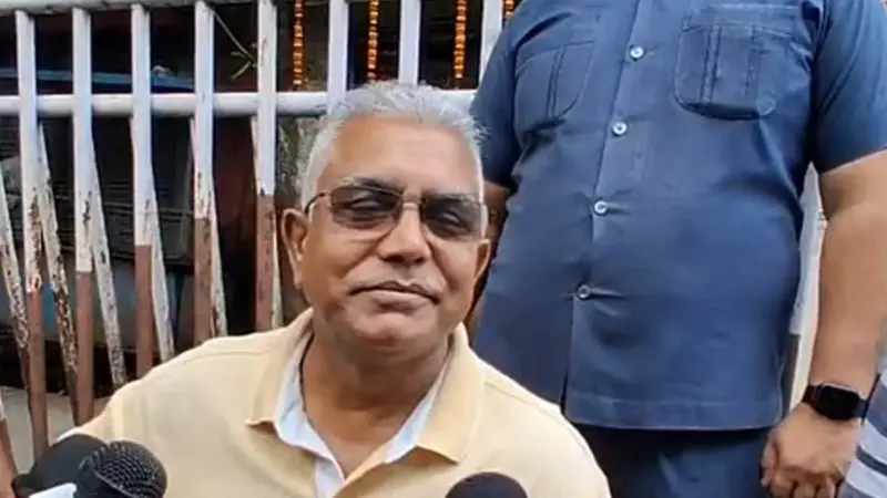 'বাড়ি থেকে বেরোবেন না, মানুষ ক্ষুব্ধ'- অভিষেক ইস্যুতে তৃণমূলকে কড়া বার্তা দিলীপ ঘোষের