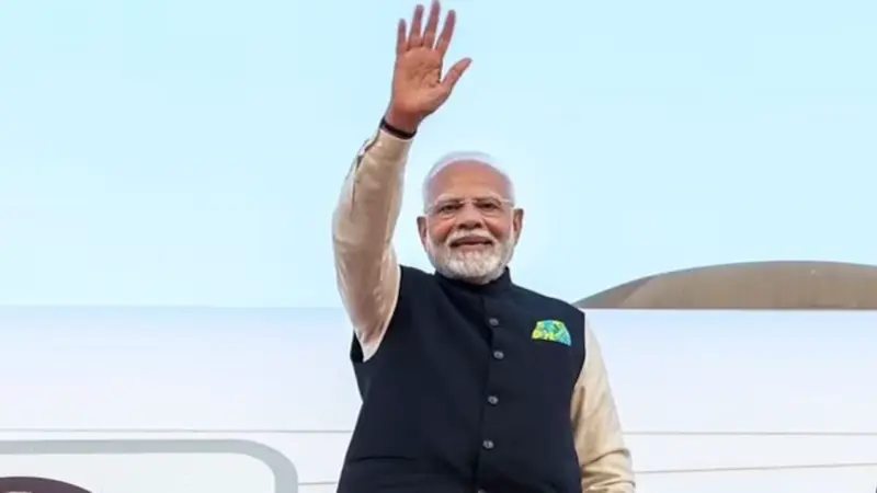 జనానికే పొదుపు సుద్దులు..విదేశీ పర్యటనకు ప్రధాని మోదీ
