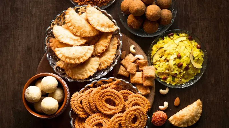 பண்டிகைகால பலகாரங்கள்: இனிப்பு, காரம் செய்ய சில டிப்ஸ்!