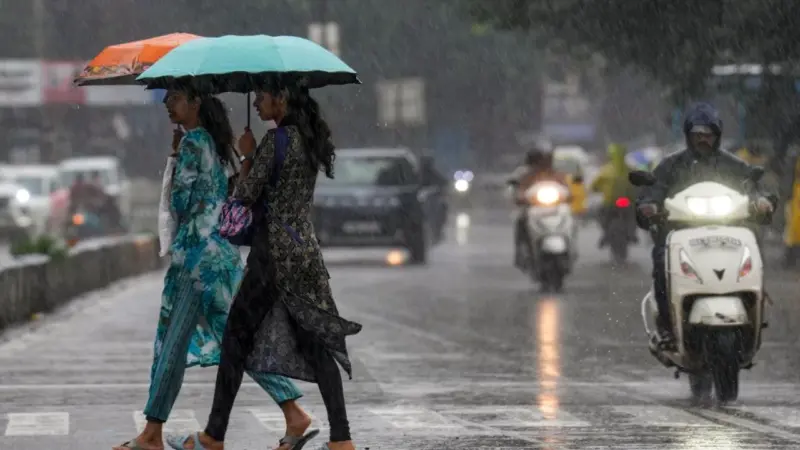 தமிழகத்தில் 2 நாட்களுக்கு கனமழை வெளுக்கப்போகுது.. வெயிலுக்கு பிரேக்.. வானிலை அப்டேட்!!