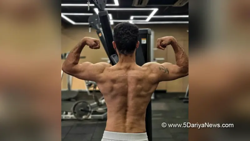 Jr. NTR flaunts his muscular back as he preps for his next 'Dragon'