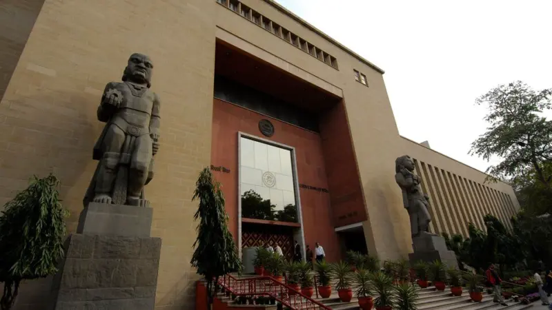 RBI Ombudsman saw 13% increase in consumer complaints in FY25: Here's how to resolve your grievances