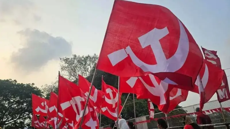Kerala:  ఎర్ర జెండా ను పట్టించుకోని ఓటర్లు