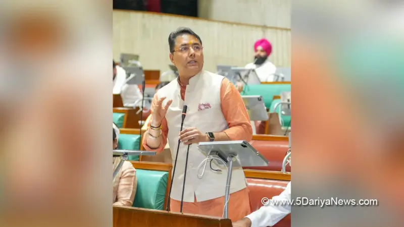 ਮਜ਼ਦੂਰ ਸਾਡੇ ਵਿਕਾਸ ਦੀ ਨੀਂਹ, ਅਮਨ ਅਰੋੜਾ ਵੱਲੋਂ ਮਈ-ਦਿਵਸ 'ਤੇ ਕਾਮਿਆਂ ਦੀ ਕਿਰਤ ਨੂੰ ਸਲਾਮ
