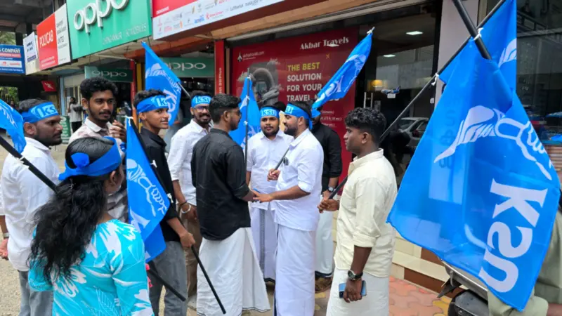 യുഡിഎഫ് സ്ഥാനാര്‍ഥിക്കായി കെഎസ്‌യുവിന്റെ നീല സേന പ്രചരണം നടത്തി