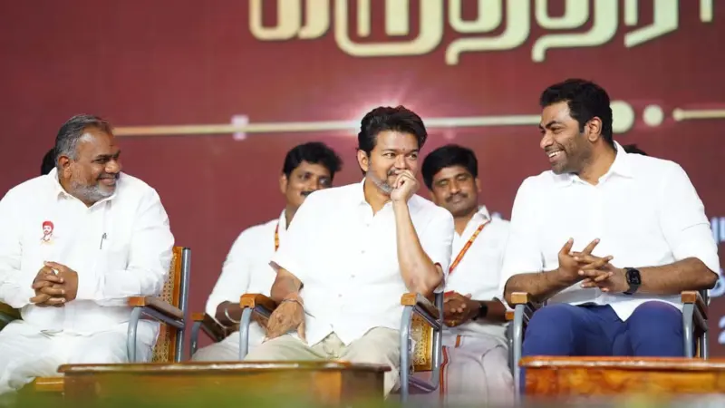 எக்சிட்போலில் கூட தவெக வாக்கு சதவீதத்தை கணிக்க முடியவில்லை.. குறைந்தது 35 தொகுதிகள் அதிகபட்சமாக 170 தொகுதிகளில் தவெக ஜெயிக்கலாம்.. ஜெயிக்காமலும் போகலாம்.. இது நார்மலான தேர்தல் அல்ல.. என்ன வேண்டுமானாலும் நடக்கலாம்..