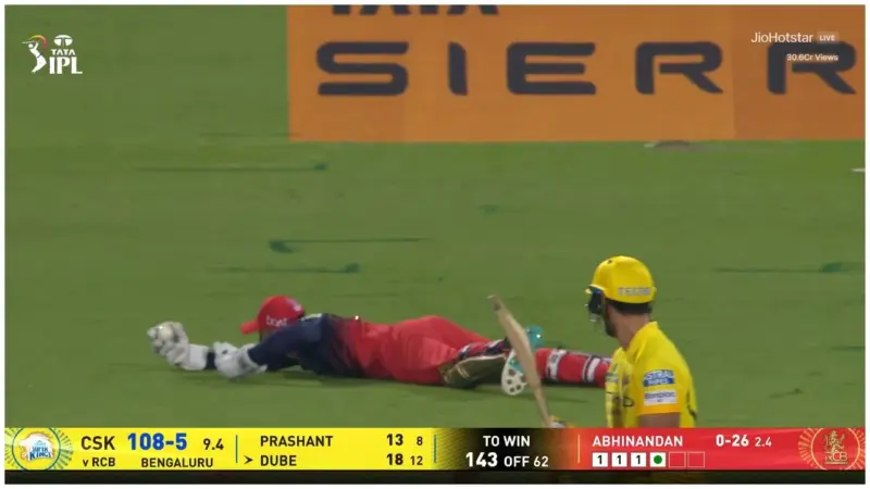 RCB take dig at MS Dhoni with 'wicket ke piche' post after Jitesh Sharma's stunning catch