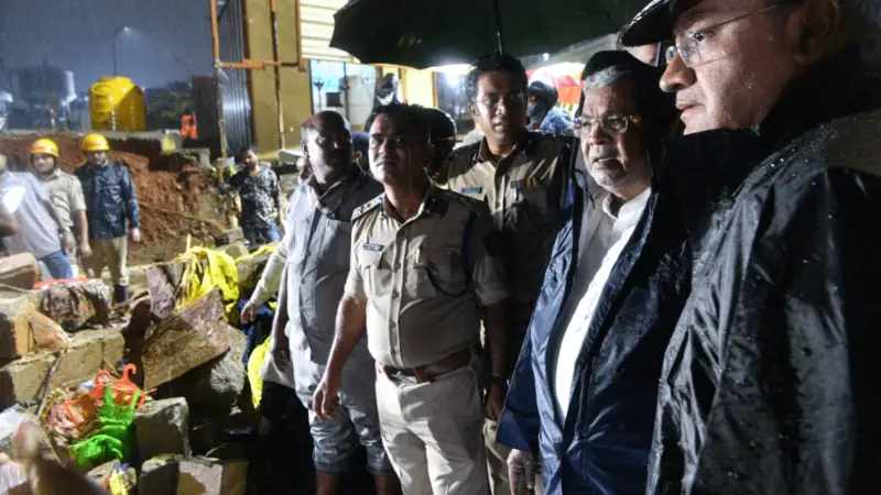 ಬೆಂಗಳೂರು ಬೌರಿಂಗ್‌ ಆಸ್ಪತ್ರೆ ಕಾಂಪೌಂಡ್‌ ಕುಸಿತ ದುರಂತ: ಅವೈಜ್ಞಾನಿಕ ಮೈದಾನ ನಿರ್ಮಾಣ ಅವಘಡಕ್ಕೆ ಕಾರಣವಾಯ್ತೆ?