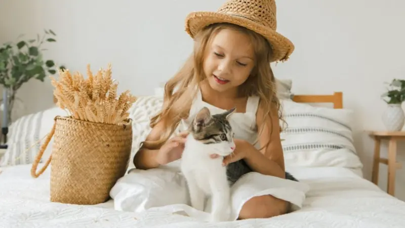 Gemini to Aries: 4 Zodiac Signs Who Introduce Pets to Their Kids in Wonderful Ways