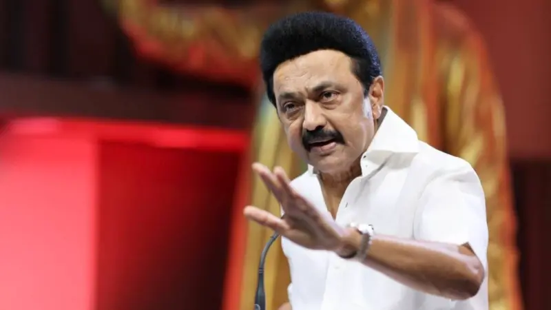 திமுகவுக்கு 200க்கும் மேல்.. ஸ்டாலின் ஆட்சி தொடருது.. 10 தோல்வி பழனிசாமிக்கு 11வது தோல்வி.. விஜய் பெரம்பூரில் மட்டும் ஜெயிப்பார்.. விஜயகாந்த் போல் தவெகவுக்கு ஒரே ஒரு தொகுதி தான்.. லேட்டஸ்ட் கருத்துக்கணிப்பு முடிவால் உடன்பிறப்புகள் மகிழ்ச்சி..