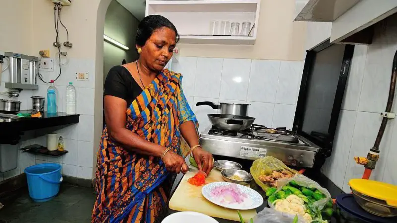 కేవలం 15 నిమిషాల్లోనే ఇంటిపనికి, వంటపనికి వర్కర్.. ఆన్‌లైన్ స్టార్టప్‌ల దూకుడు వర్కర్లకు భరోసానా, భారమా?