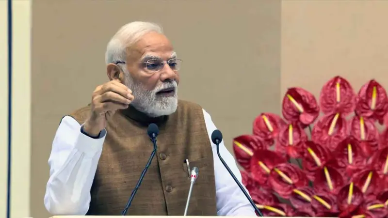 'উত্তরবঙ্গে বন্যা, আর কলকাতায় কার্নিভ্যাল?' তৃণমূলের বিরুদ্ধে সরব মোদী