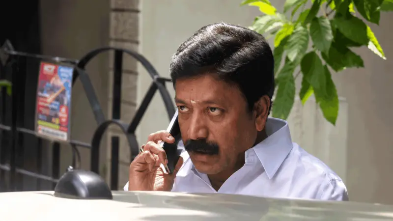 అన్నాడీఎంకేలో చిచ్చు పెట్టిన విజయ్‌ గెలుపు..