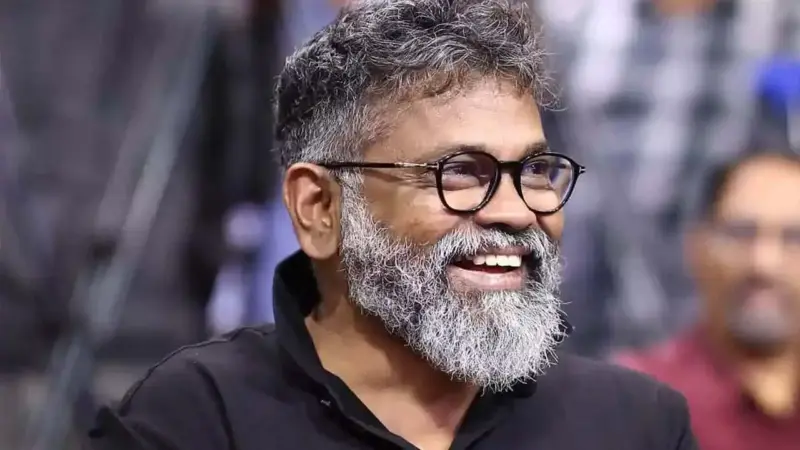 పెద్ది మూవీ రివ్యూ ఇచ్చేసిన సుకుమార్... అదేంటి అలా చెప్పాడు...