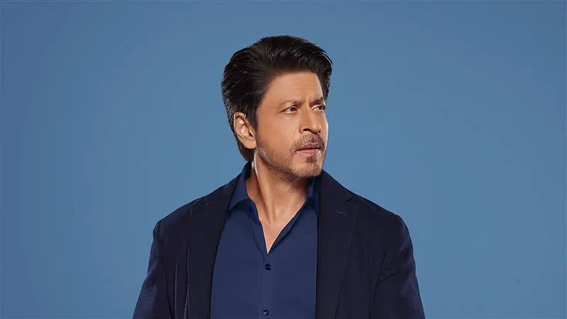 Shah Rukh Khan's former security chief spills beans on actor's family life