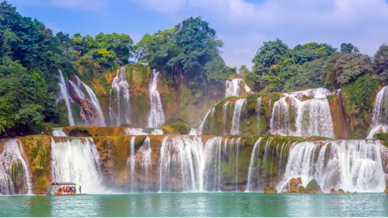Which Indian City Is Called The City Of Waterfalls?