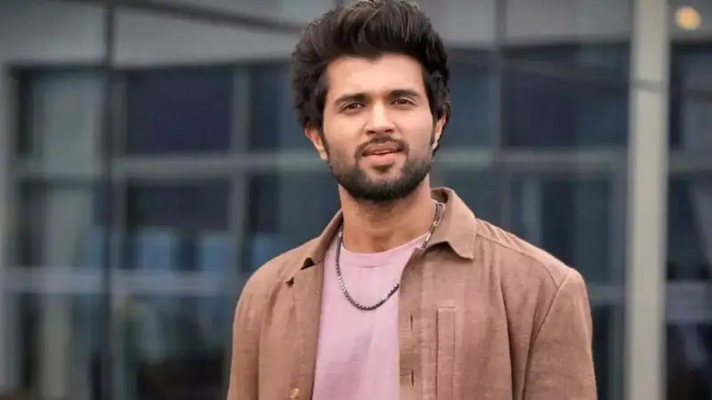 విజయ్ దేవరకొండ చిత్రంలో బాలీవుడ్ స్టార్ హీరోయిన్.. రెమ్యూనరేషన్ విజయ్ కంటే ఎక్కువ..