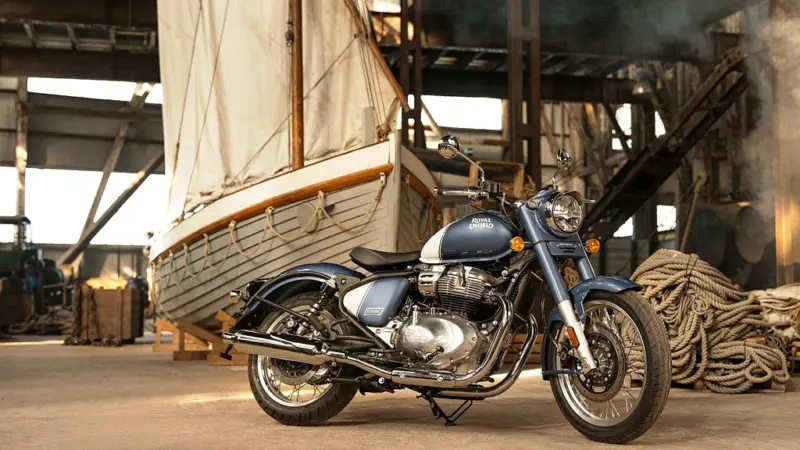 'Made like a gun, goes like a Bullet' - the 650 motor in the classic Bullet gives it both the show and the go.