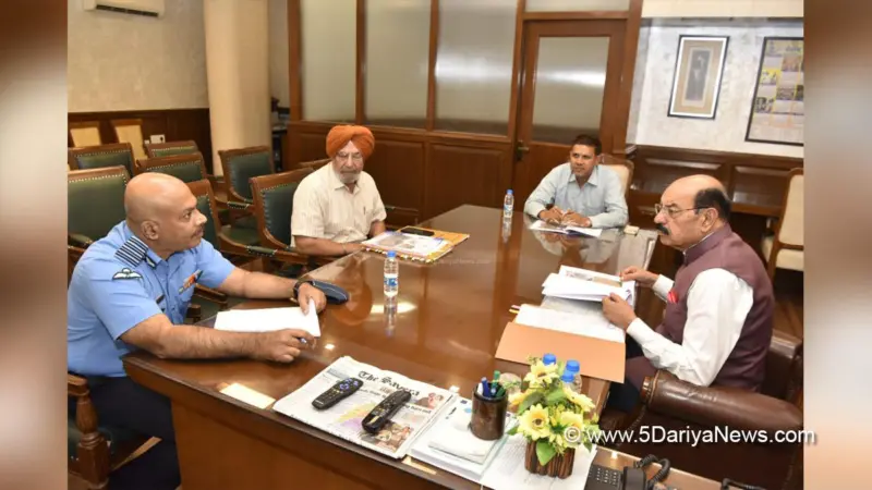 मोहिंदर भगत द्वारा सैनिक स्कूल कपूरथला की इमारत की रेस्टोरेशन का काम जल्दी शुरू करने के लिए अधिकारियों के साथ अहम बैठक