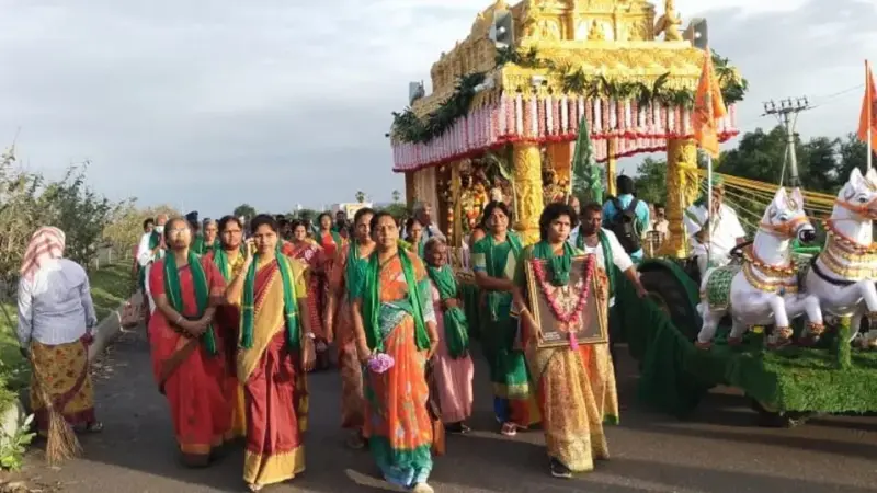 అమరావతికి దక్కిన గుర్తింపు.. దుర్గమ్మకు మొక్కులు చెల్లించిన రాజధాని రైతులు