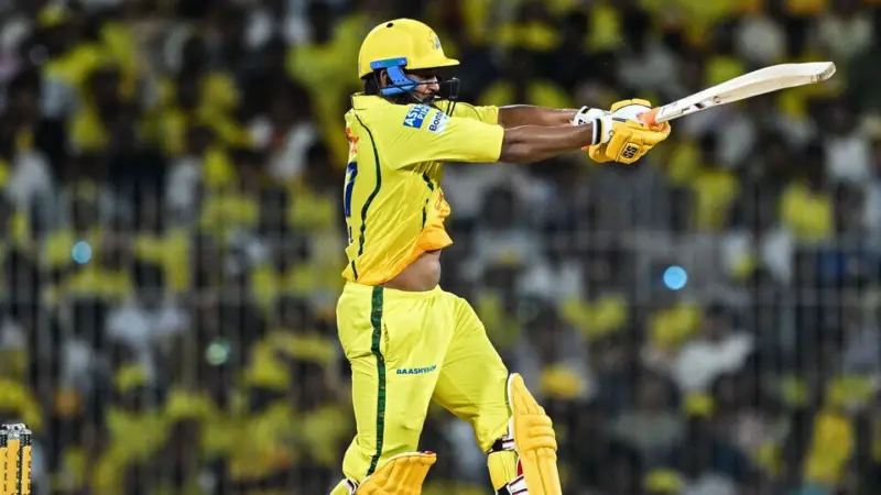 What's written on Urvil Patel's paper note after joint-fastest IPL fifty during CSK vs LSG? Message to 'PAPA' revealed
