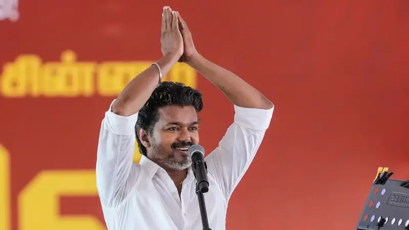 "நல்ல மனசுக்காரன்யா நீ" ஆட்சி பொறுப்பேற்கும் முன்பே இப்படியா..? "மக்கள் பிரச்சினையோடு வந்தால்" MLA-க்களுக்கு விஜய் போட்ட முதல் உத்தரவு..!!