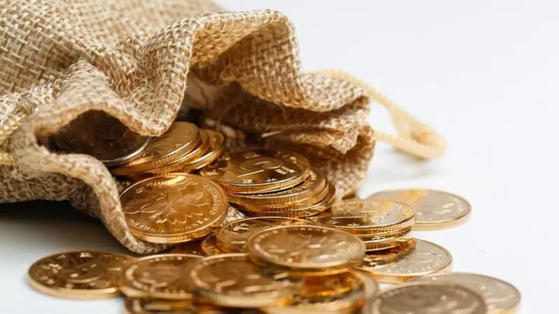 Gold rates today on an uptrend as Donald Trump's tariff uncertainty boosts safe-haven appeal. Is it opportune to buy?