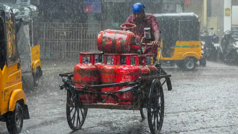 Chennai rains: Will it rain on Diwali? Tamil Nadu's capital soaked as torrential showers sweep the city | Watch