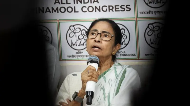 బెంగాల్‌లో హైడ్రామా: ఓడిపోయినా కుర్చీ దిగనంటున్న మమత.. రాజ్యాంగం ఏం చెబుతోంది?