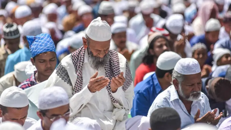 Friday prayers after 2 pm to accommodate Holi in Ayodhya, says chief cleric