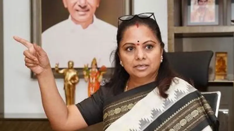 జాగృతి లీడర్.. కవిత అడుగులు దేన్ని సూచిస్తున్నాయి..