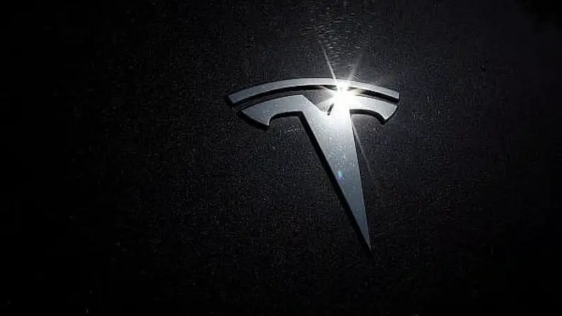 Tesla eyes Japan's top imported-car spot as it expands store, service network