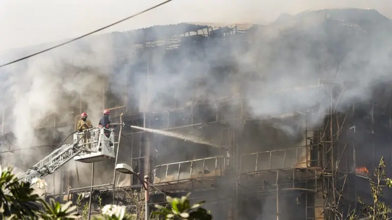 Massive fire at building in Delhi's Jhandewalan extension, none injured