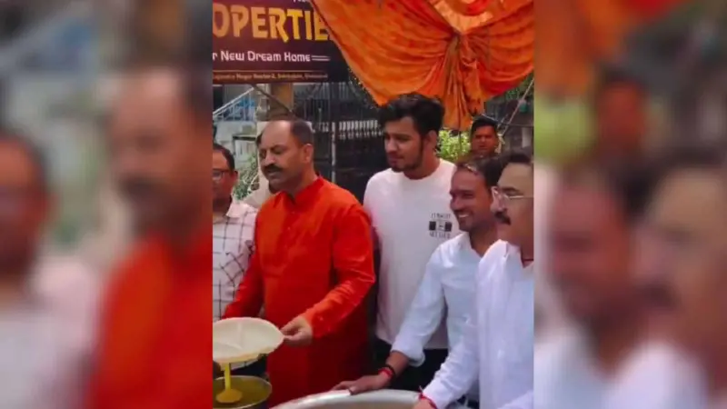 Musalman hamara khana na khaye: Pinky Chaudhary snatches plate from poor person