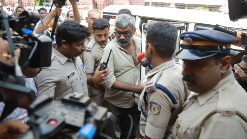 വോട്ട് അവകാശമാണ്, ജാമ്യം നല്‍കണമെന്ന് രഞ്ജിത്ത്; ജാമ്യാപേക്ഷ തള്ളി കോടതി